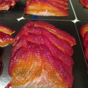 Truite marinée, légèrement fumée