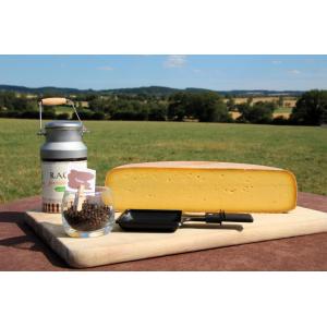 Fromage à raclette 1/2 de meule poivre