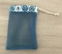 Filet à savon bleu (paon)