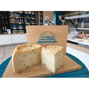 Formaggio ovino pepata