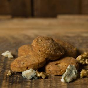 Sablés au bleu d'auvergne et noix