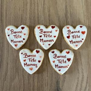 Biscuits peints 'fête des mères' écriture